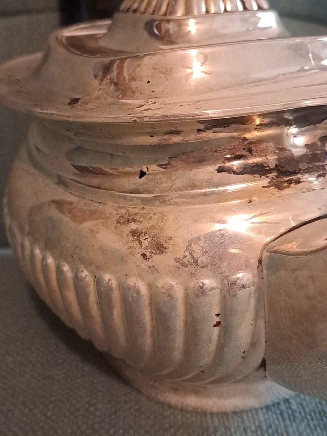 Vintage Viners of Sheffield Silver Plated Tea Pot England (AS IS) NEEDS TLC