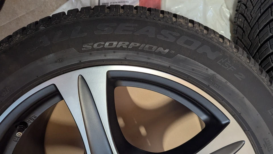 Mercedes ML GLE W166 Allwetter neuw. mit Pirelli (3 Monate genutzt) SuperFelgen - Bild 3 von 4