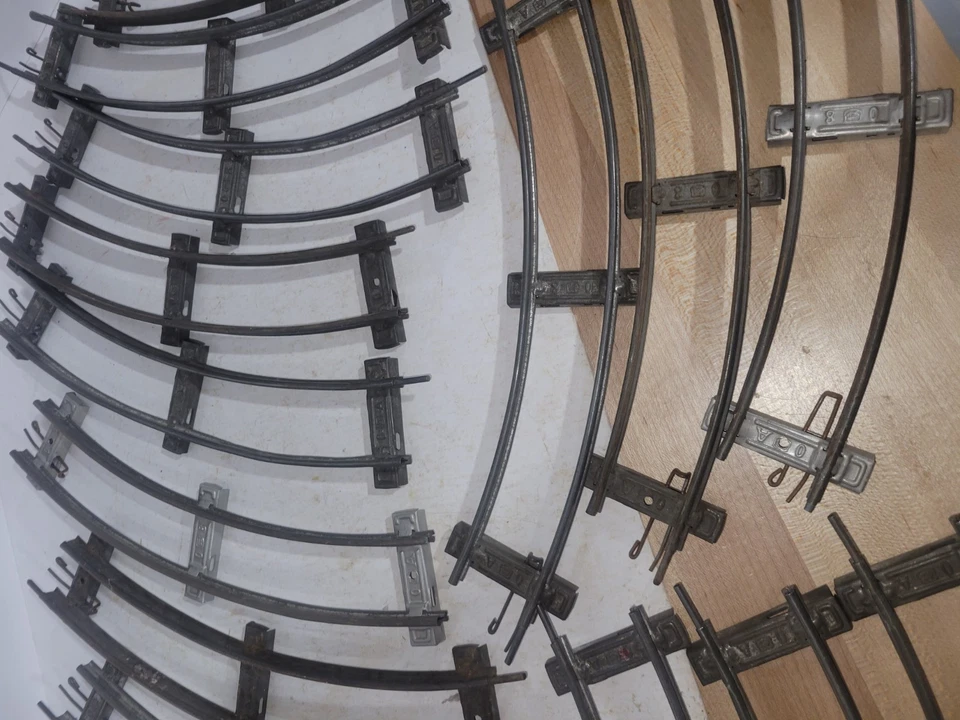 16 PCS Of Vintage Marklin curve 2 Rail clockwork Track Made in Germany - O Gauge - Image 3 of 4