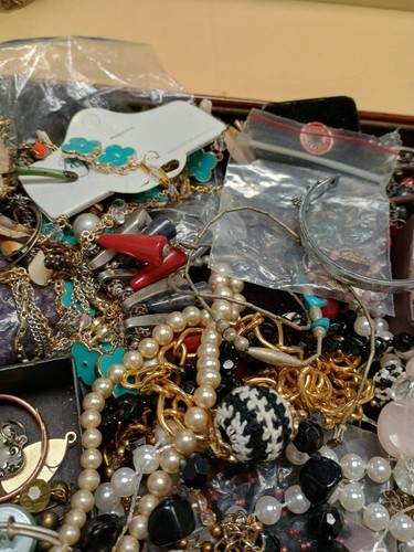 Vintage Jewelry Lot - Picture 5 of 13