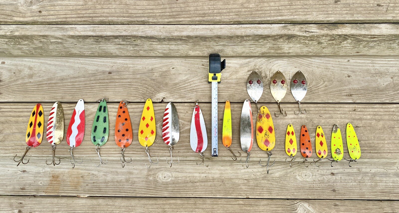 19 Vtg Musky Fishing Lures Eppinger Lucky Strike Daredevil Thompson