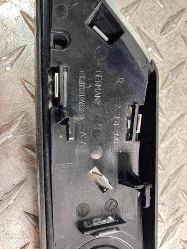 RH 07-10 MINI COOPER S R55-R57 FRONT FENDER WING TURN SIGNAL 63132751970 OEM - Picture 3 of 4