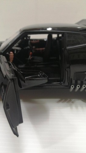 Autoart Mad Max 2 Interceptor - Picture 4 of 11