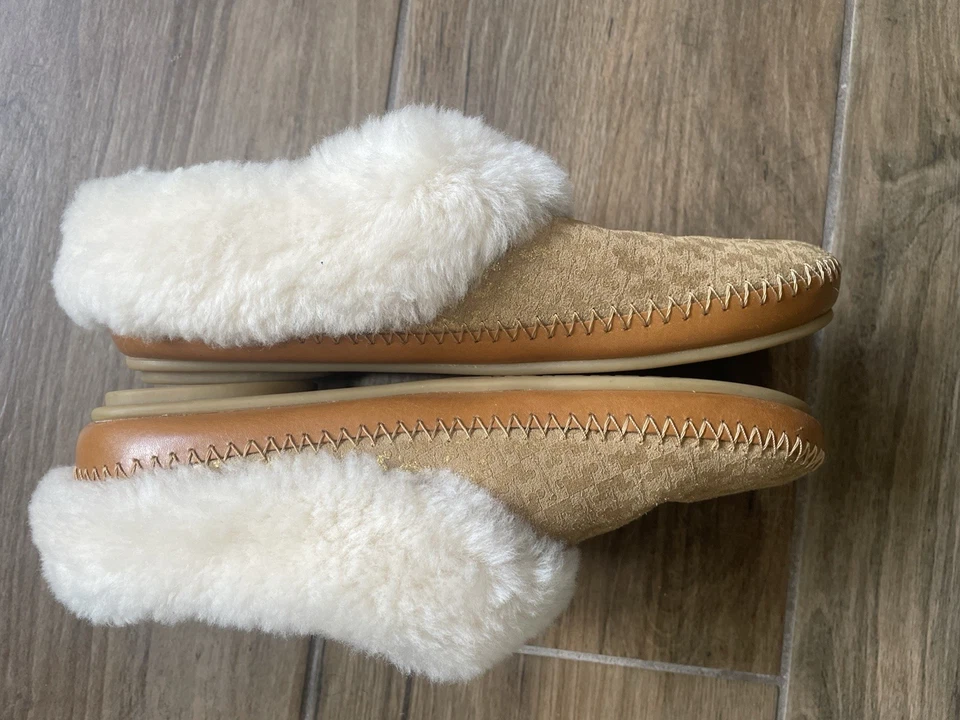 Tory Burch Genuine Leather Suede Sheepskin Shearling fur slippers size 7 - Image 2 of 4
