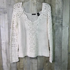 Moda International Medium White Crocheted Long Sleeve V-Neck Top/Sweater