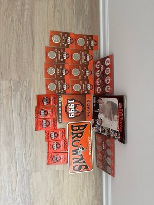1999 Cleveland Browns Giant Eagle Collector Card Book, Complete coin/card sets