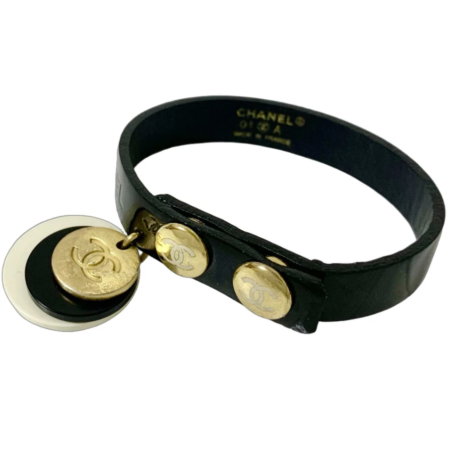 CHANEL ブラックレザー バングル CHANEL Black Leather Fashion Bracelets for sale | eBay