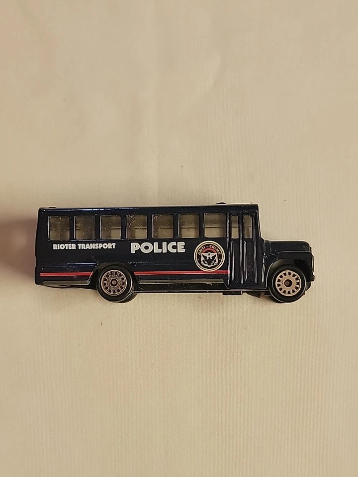 1999 RealToy Fast Lane #18 Ônibus de Transporte Policial Rioter Anti-Crime Azul Escuro Quase Perfeito - Imagem 2 de 4