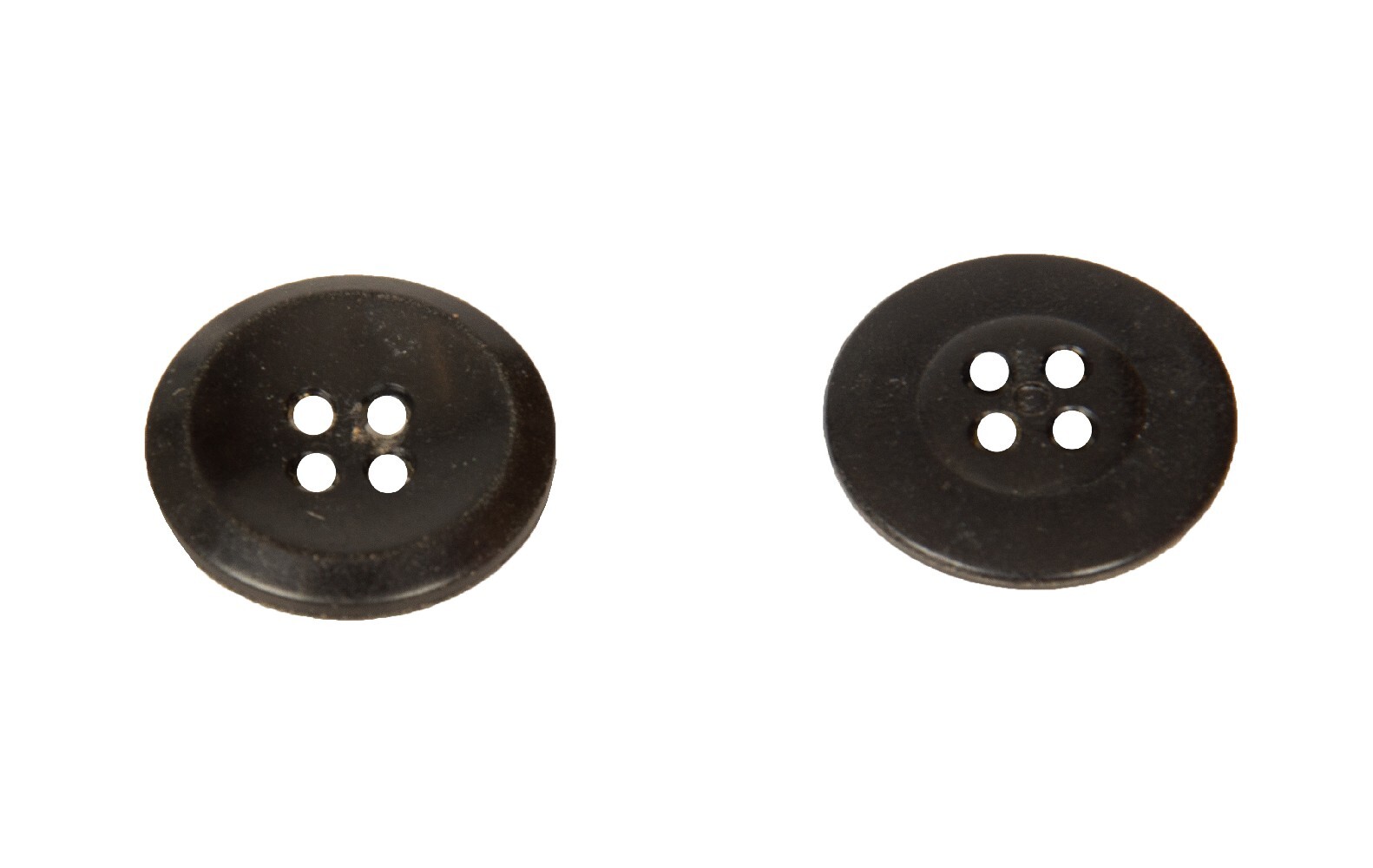 SG Set 4 bottoni rotondo in plastica a quattro fori mm19 x 19 x 3 mm articolo B 7890₽