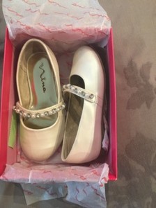 girls off white dress shoes
