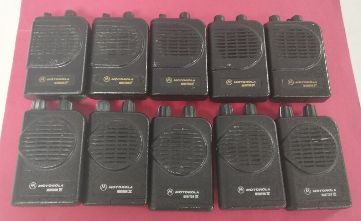 Lot 10 Motorola Minitor Emergency Fire Radio Pagers &4 BATTERY CHARGER