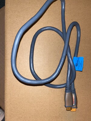 Rocketfish HDMI 4 ft Superior High-Speed cable/used