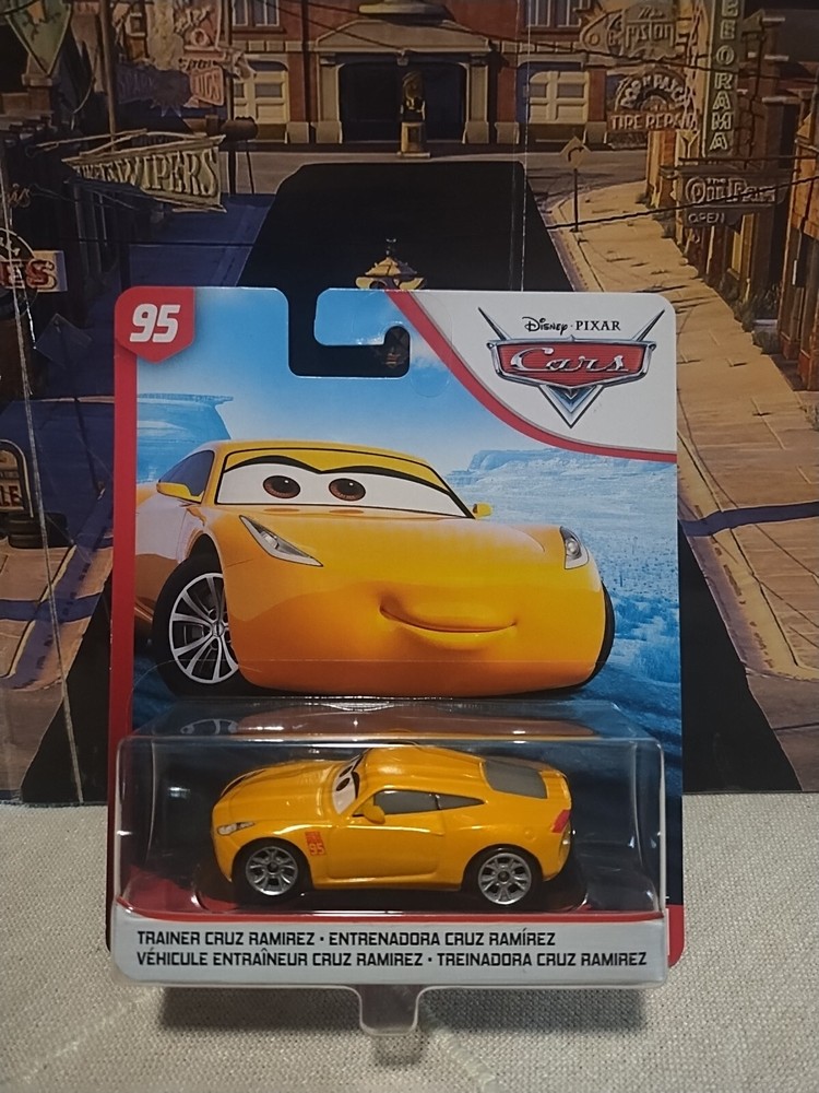 DISNEY PIXAR CARS TRAINER CRUZ RAMIRE RUST-EZE RACING CENTER CARD 2019-2020 NEW