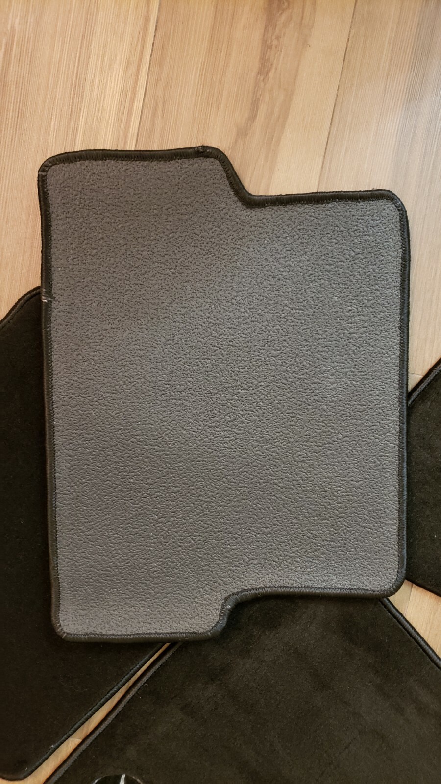 MERCEDESBENZ FLOOR 4MATS BLACK R107 560SL 380SL 450SL Q6680248, 47