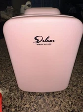 Simple deluxe EUC 12v Hot Or Cold 4 Or 6 Cans Skin Care  Mini Refrigerator Pink
