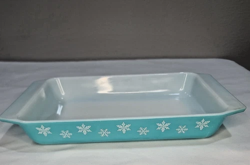 Vintage Pyrex Snowflake Turquoise Rectangle Baking Dish 548-B  1-1/4 Qt  NICE