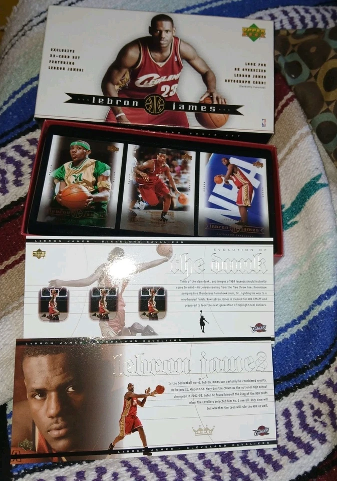 2003-04 Upper Deck 勒布朗·詹姆斯 32 张卡新秀盒套装!!! 完好开封 — 第 2/2 张图片