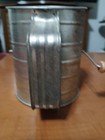 Vintage 3 Cup Metal Bromwell's Hand Crank Sifter Farmhouse Decor Works USA Made — photo 3
