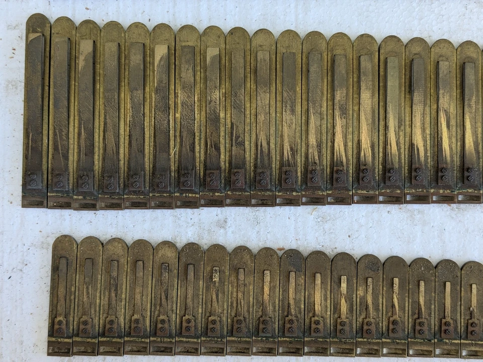 146 Antique Brass Reed & Base Collated Master Set From A Pump Organ - Image 2 of 4