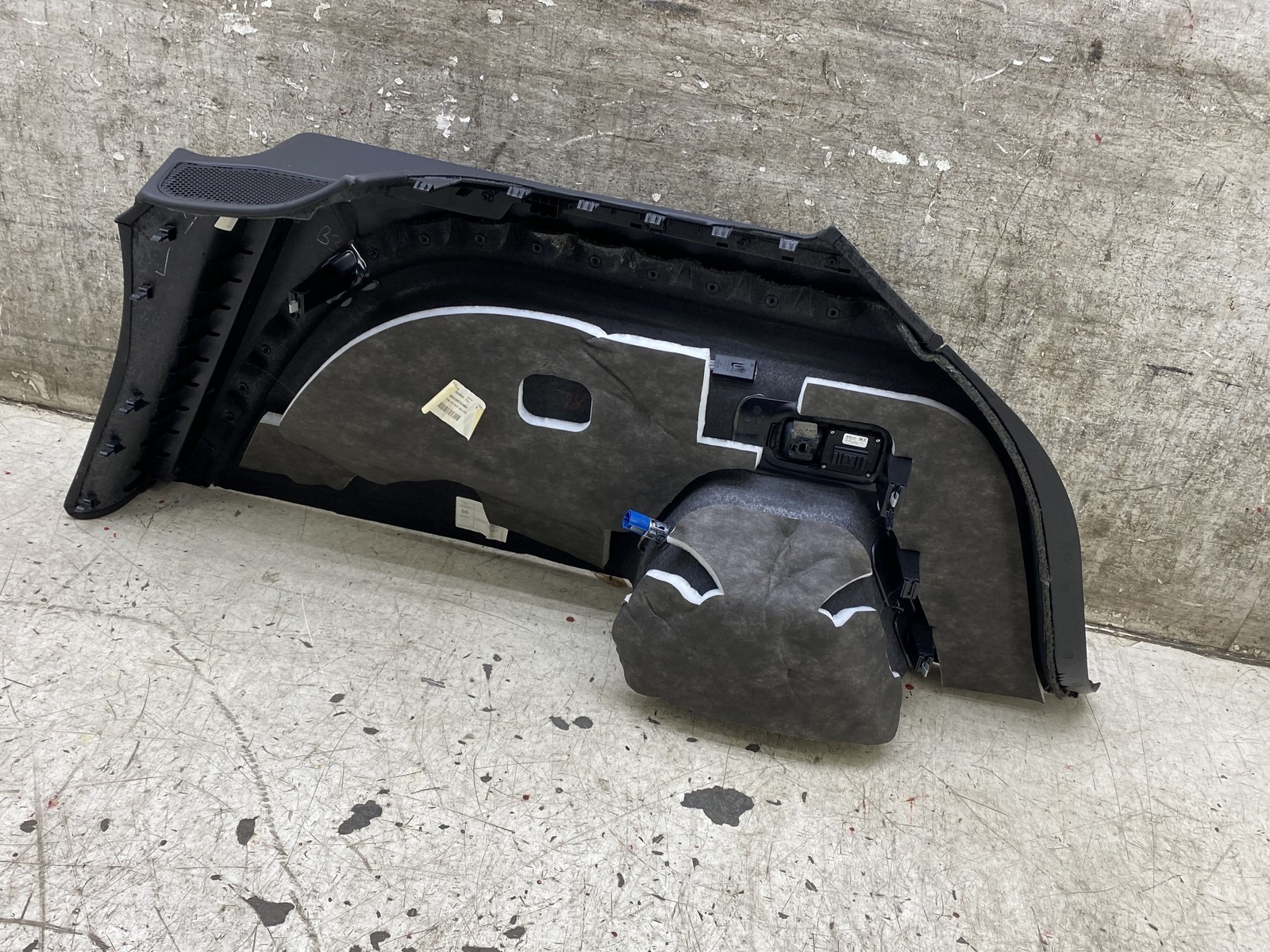 2015-2020 BENTLEY BENTAYGA OEM REAR LEFT INNER QUARTER PANEL CARPET TRIM COVER
