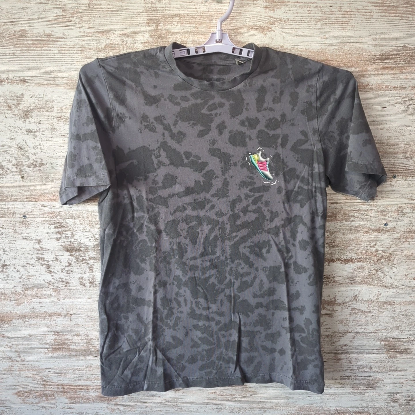 Adidas Men’s SUMMER FUN SNEAKER GRAPHIC TEE Shirt Medium Gray IR5840