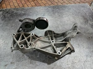 AUDI A4 8D B5 VW Passat 3B Generator 058145523D Aggregateträger Lichtmaschine