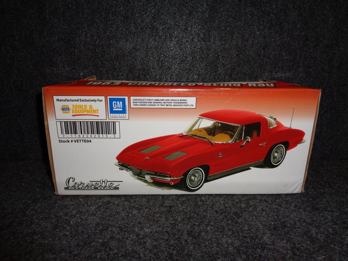 1963 CHEVY CORVETTE STINGRAY 1:24 SPLIT WINDOW Diecast Crown