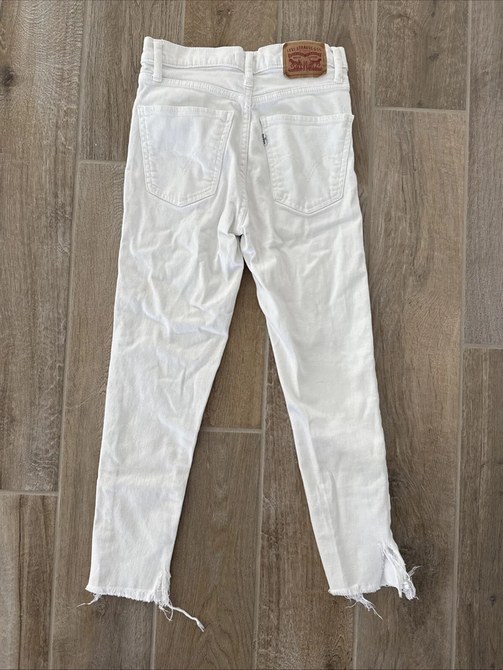 Pantalones de mezclilla blancos súper ajustados para mujer LEVI'S W25 medidas 26x24,5 elásticos Foto 2 de 4
