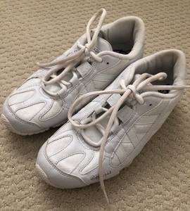 cheer shoes size 4