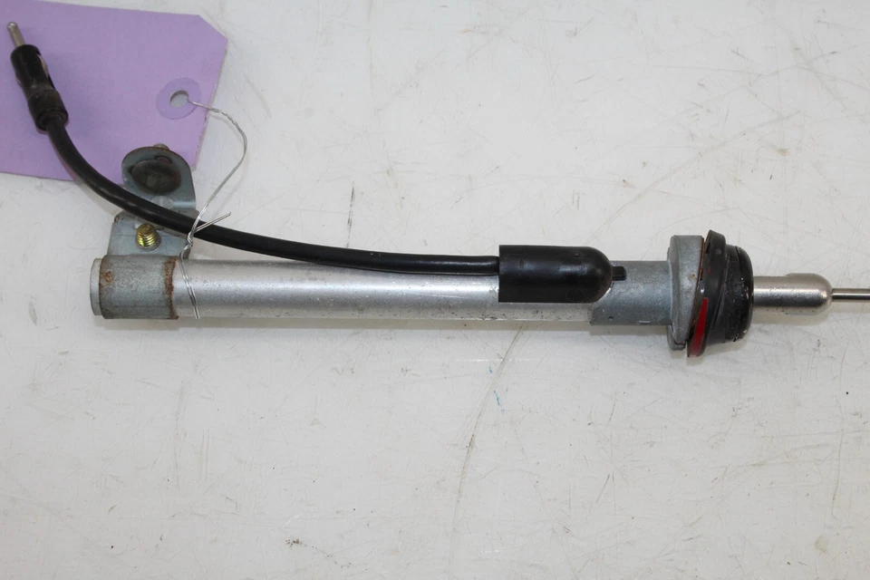 1990 - 1993 年马自达 MX-5 Miata 天线 原始设备制造商 EE125 — 第 3/4 张图片