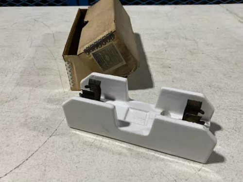1x Ferraz Shawmut #20695 1-Pole Porcelain Fuse Block Holder Base, 100A 250V NOS