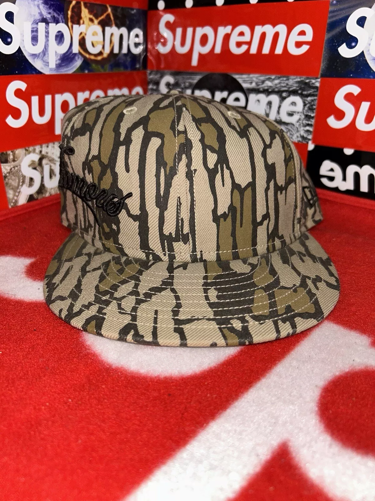 Casquette SUPREME NEW ERA logo latéral « MONDE CÉLÈBRE » 7 1/4