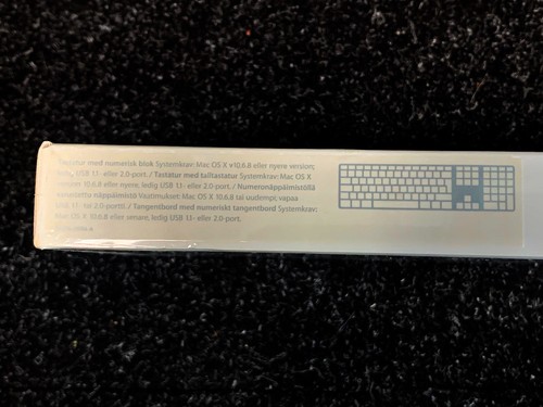 Apple keyboard with numeric keypad - A1243 Swedish - new + sealed - Afbeelding 3 van 4