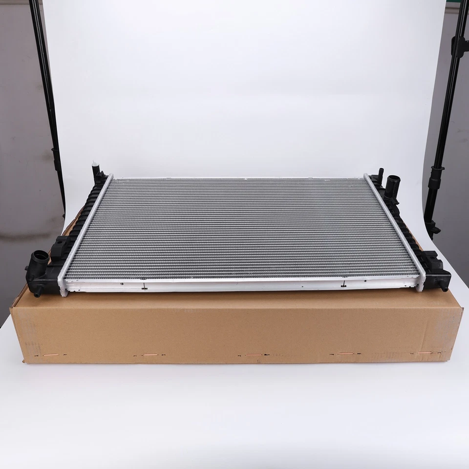 Radiadores para Ford Explorer V6 3,5 L 2013 2014 2015 2016-2019 DB5Z8005C 13561 Foto 2 de 4