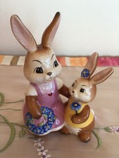 Goebel OSTERN 🐇 Mama Hase mit blauen Blütenkranz u. Kind mit Blume 🌷 w. NEU 🌷