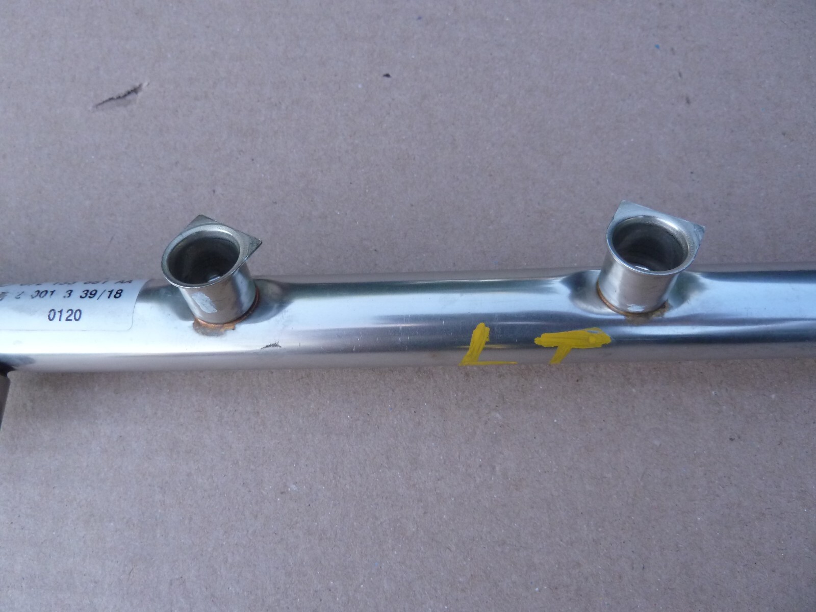 Lamborghini Huracan EVO 5.2 V10 OEM Left Fuel Injector Rail Pressure Pipe R8