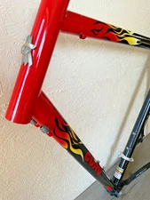 GURU NEW STEEL FRAME XL EOM STEEL CARBON STAYS 1.9 KGS 1 1/8 HEAD TUBE 130 SPACE