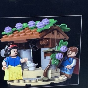 LEGO 43242 Disney Snow White & the Seven Dwarfs' Cottage New & Sealed