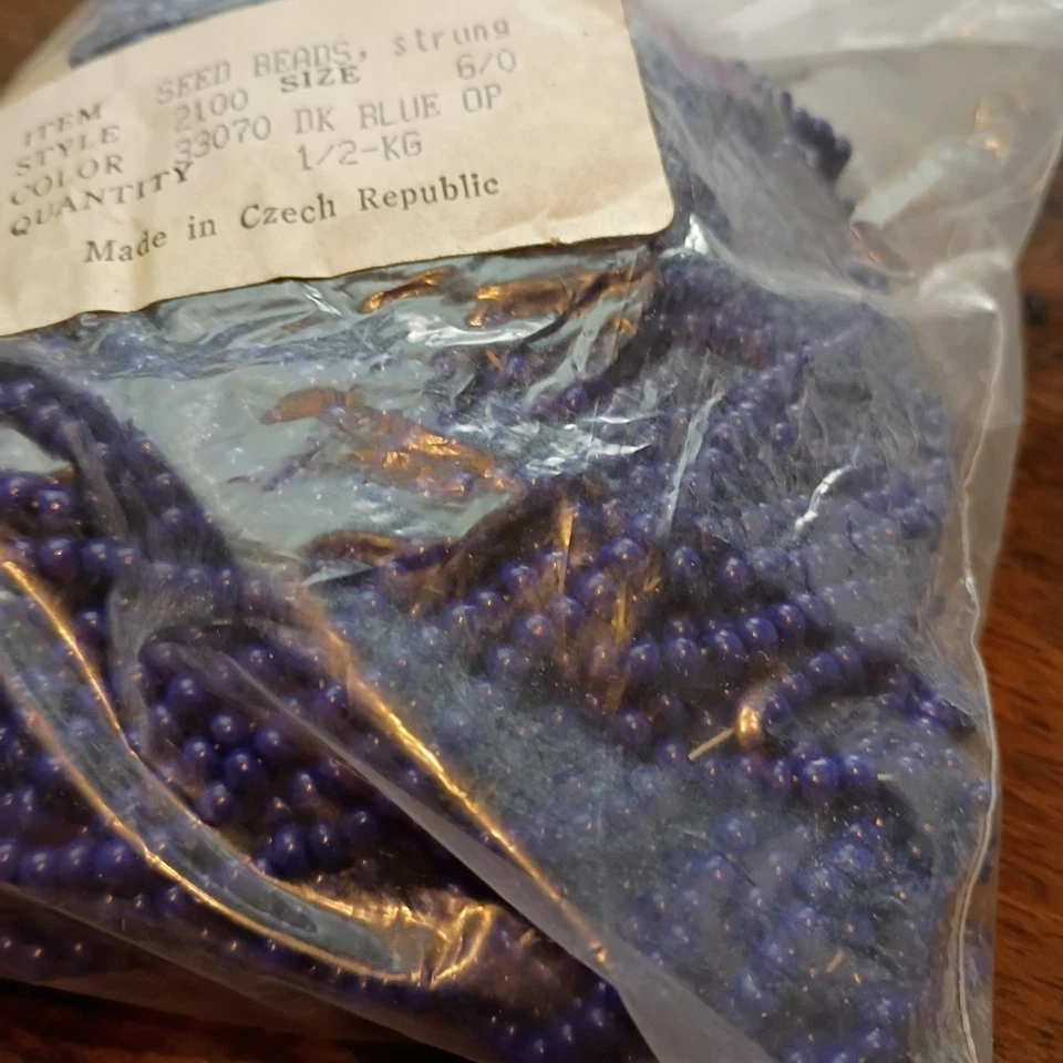 Vidrio checo vintage 6/0 opaco azul oscuro -1/2 kilo (500 gramos) Foto 3 de 4