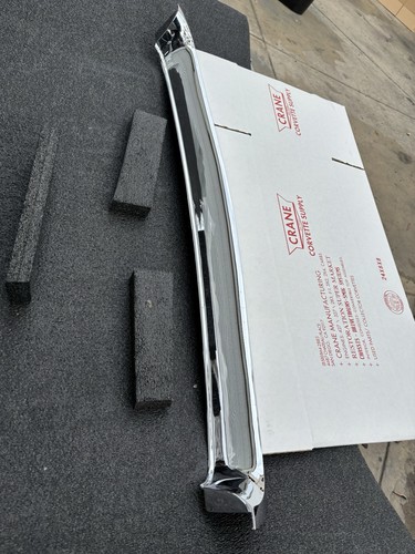 58-59-60-61-62 NEW Corvette GM 3799993 CENTER Lower grille MOLDING FRAME DOOR - Picture 7 of 7