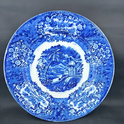 Antique Flow Blue Plate. Blue Willow. ￼