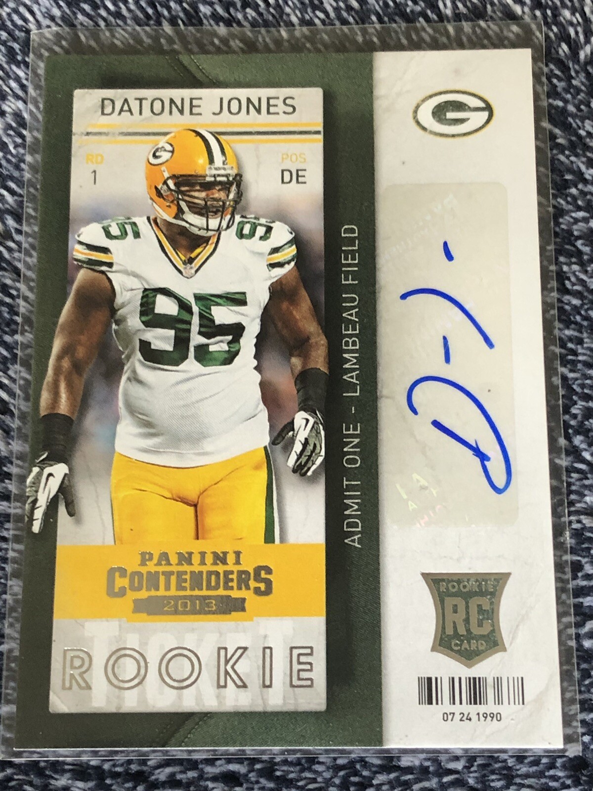 Datone Jones Panini Contenders #129 Autograph