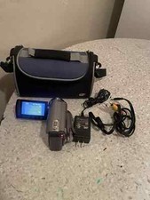 JVC Everio Video camera  Zoom With 3 battery and charger Tested A 