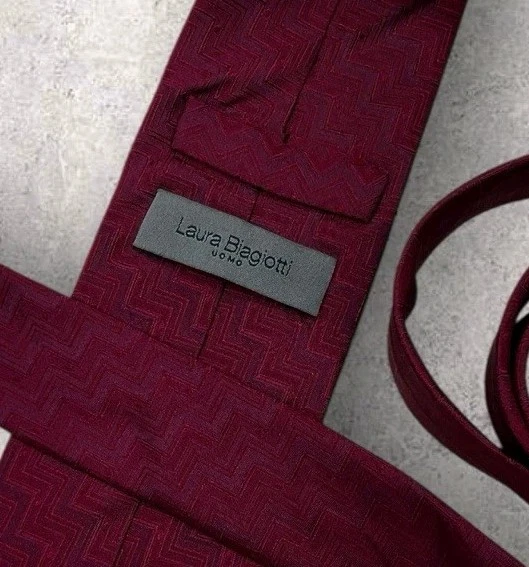 Corbata de seda LAURA BIAGIOTTI borgoña lunares geométricos con:3,2" usada en excelente estado Foto 2 de 4