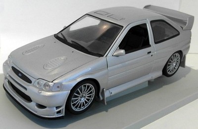 UT MODELS 1/18 - 22706 FORD ESCORT COSWORTH WRC STREET SILVER CAR - SILBER