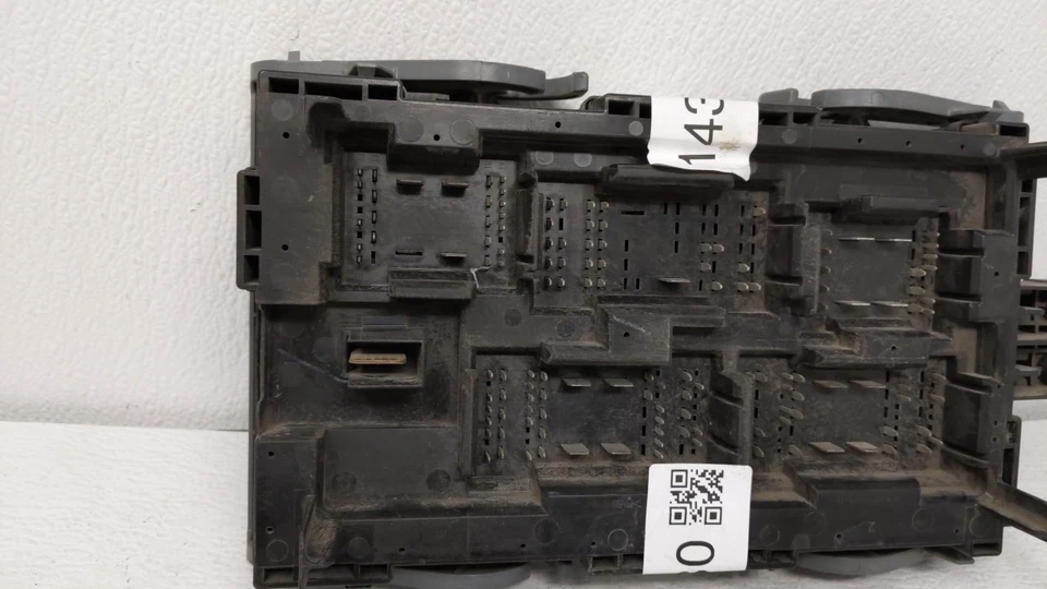 Chevrolet Suburban 1500 2007-2009 caja de fusibles caja de fusibles módulo de relé 143880 Foto 4 de 4