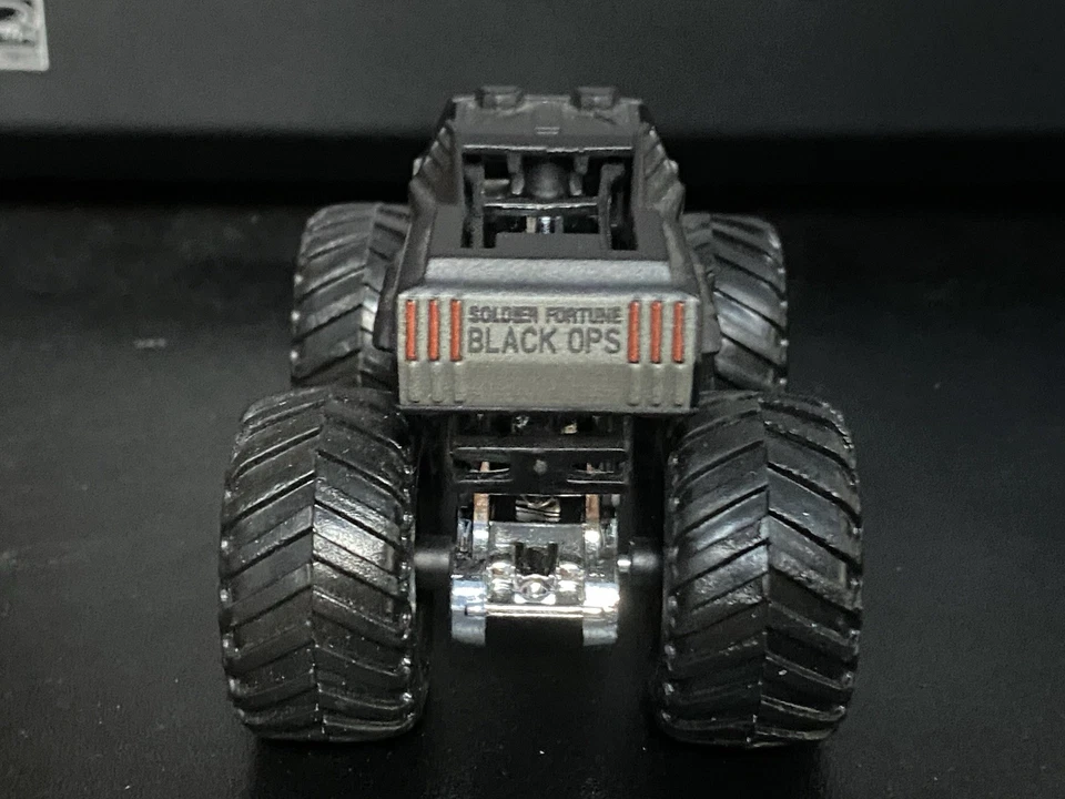 风火轮 Monster Jam 2016 Soldier Fortune 黑色行动 1: 64 比例特技坡道 — 第 4/4 张图片