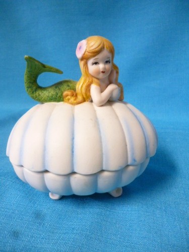 VINTAGE MERMAID TRINKET JEWELRY CERAMIC BOX CLAM