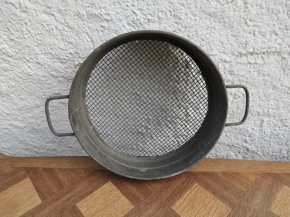 ancien tamis en zinc galva - Photo 2/4