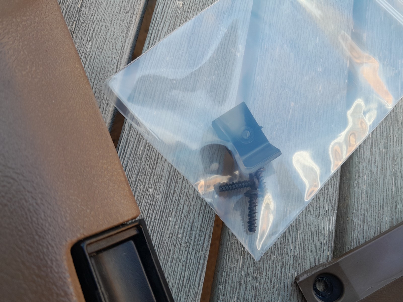 88-94 GMC Chevrolet Truck C1500 Silverado Suburban Sierra Glove Box Kit (BROWN)